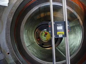 Marked wear on the plain bearing of a francis turbine – a potential alignment issue?