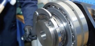 Extraction of the withdrawal sleeve with NTN-SNR HMV hydraulic nut