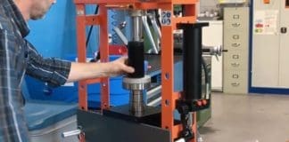 World innovation – the mounting tool capable of withstanding forces of up to 5 tons