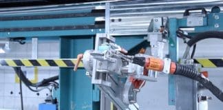 Long, difficult and dirty: A linear guide system for a complex setup