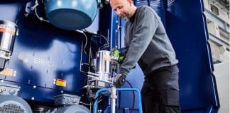 A World First in Maintenance: Pump Grease with the Cordless Screwdriver